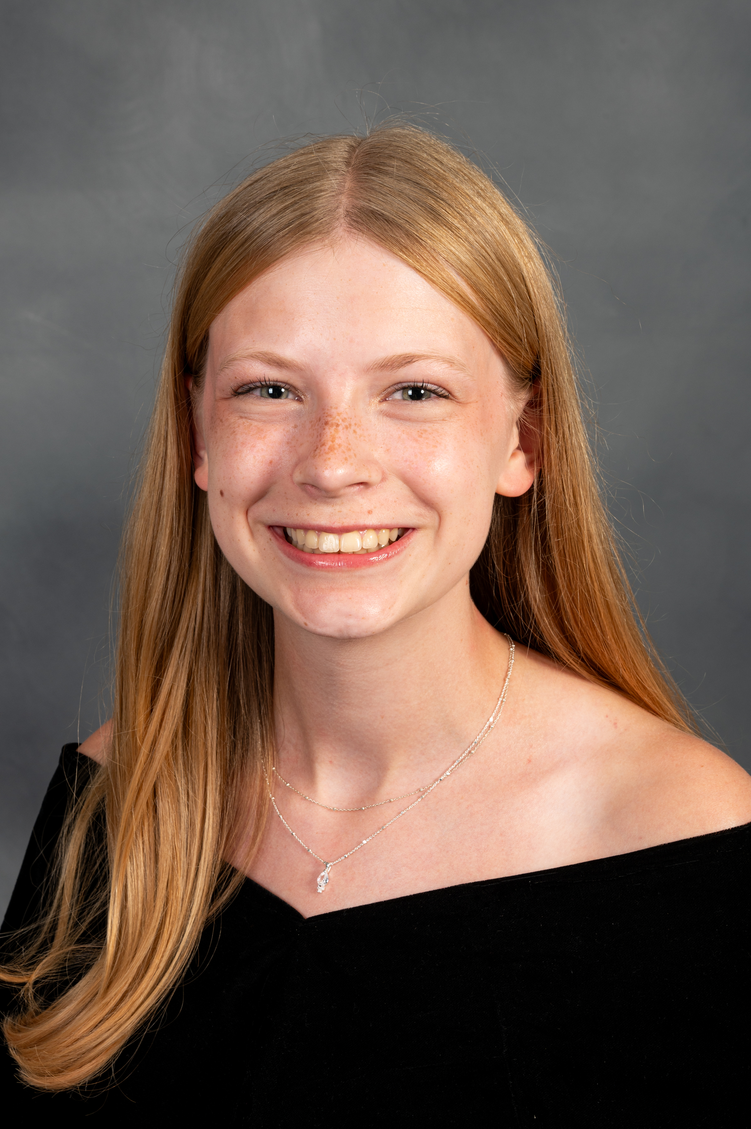 Clara Isom headshot
